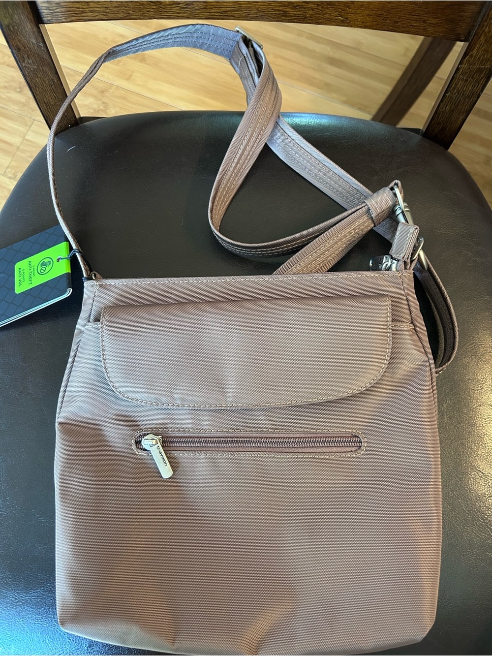 Travelon NWT Anti-theft Crossbody Bag - Picture 5 of 10